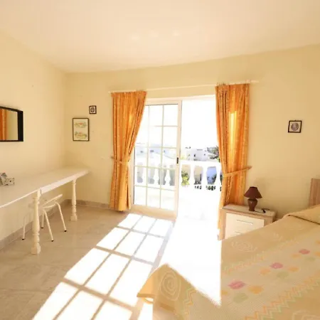 Gouvera Holiday Vila *