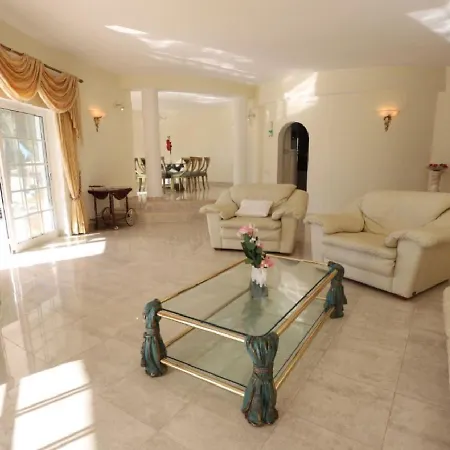 Gouvera Holiday Vila Montinhos da Luz